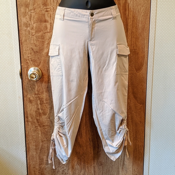 Wet Seal, Made In USA, Y2K Vintage, Ruched Hem Khaki Capri Pants, Size 5 - Picture 2 of 8